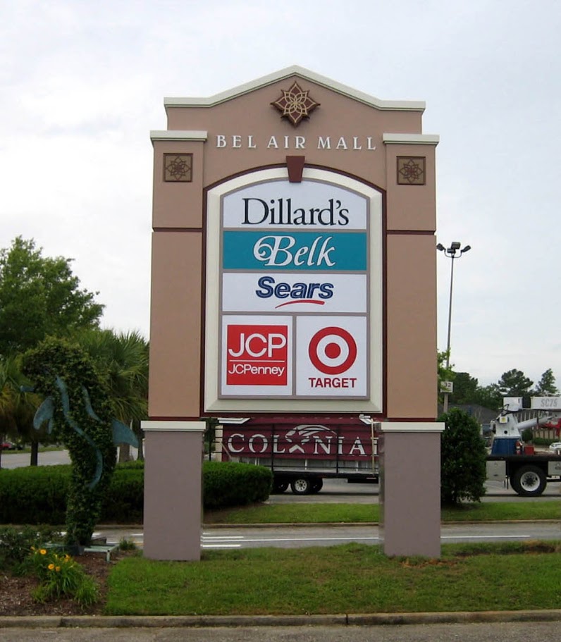 Get Noticed with a Pylon Sign | United Signs